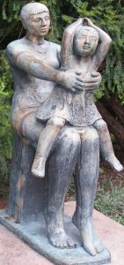 Mutter und Kind, Bronzeplastik